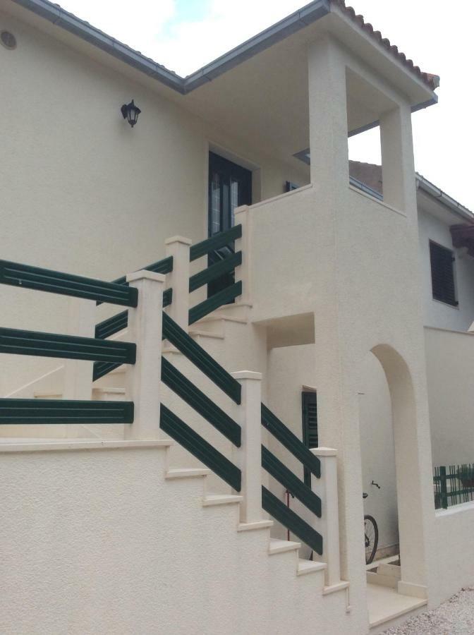 Apartmani Katarina Bol Ngoại thất bức ảnh