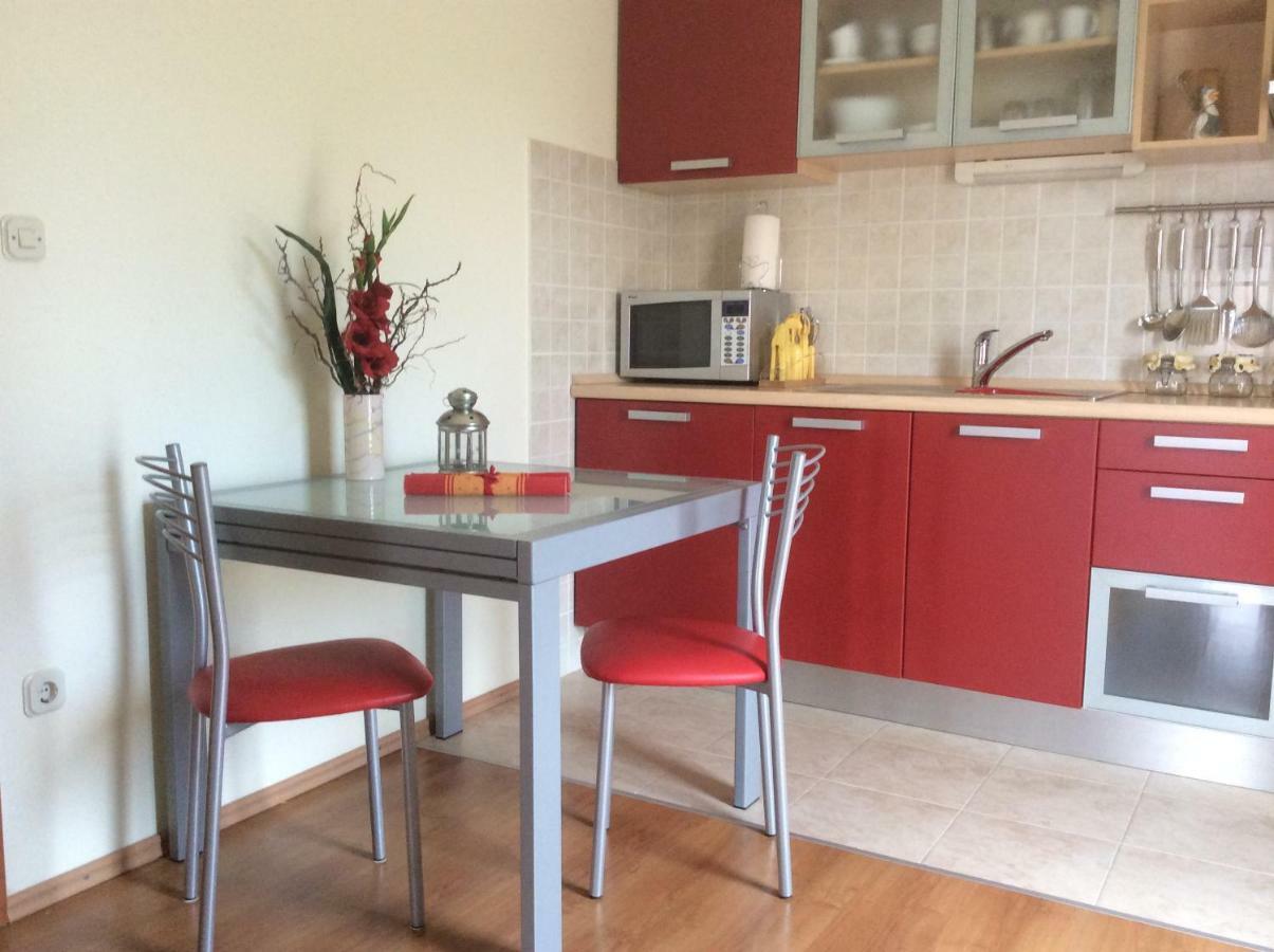 Apartmani Katarina Bol Ngoại thất bức ảnh