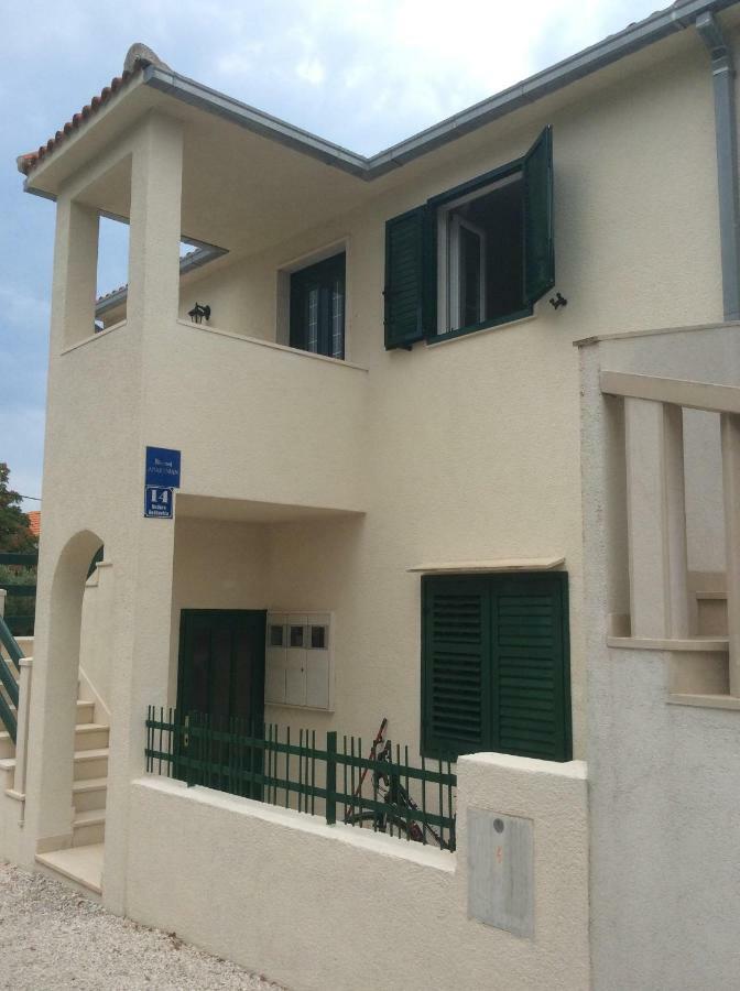 Apartmani Katarina Bol Ngoại thất bức ảnh