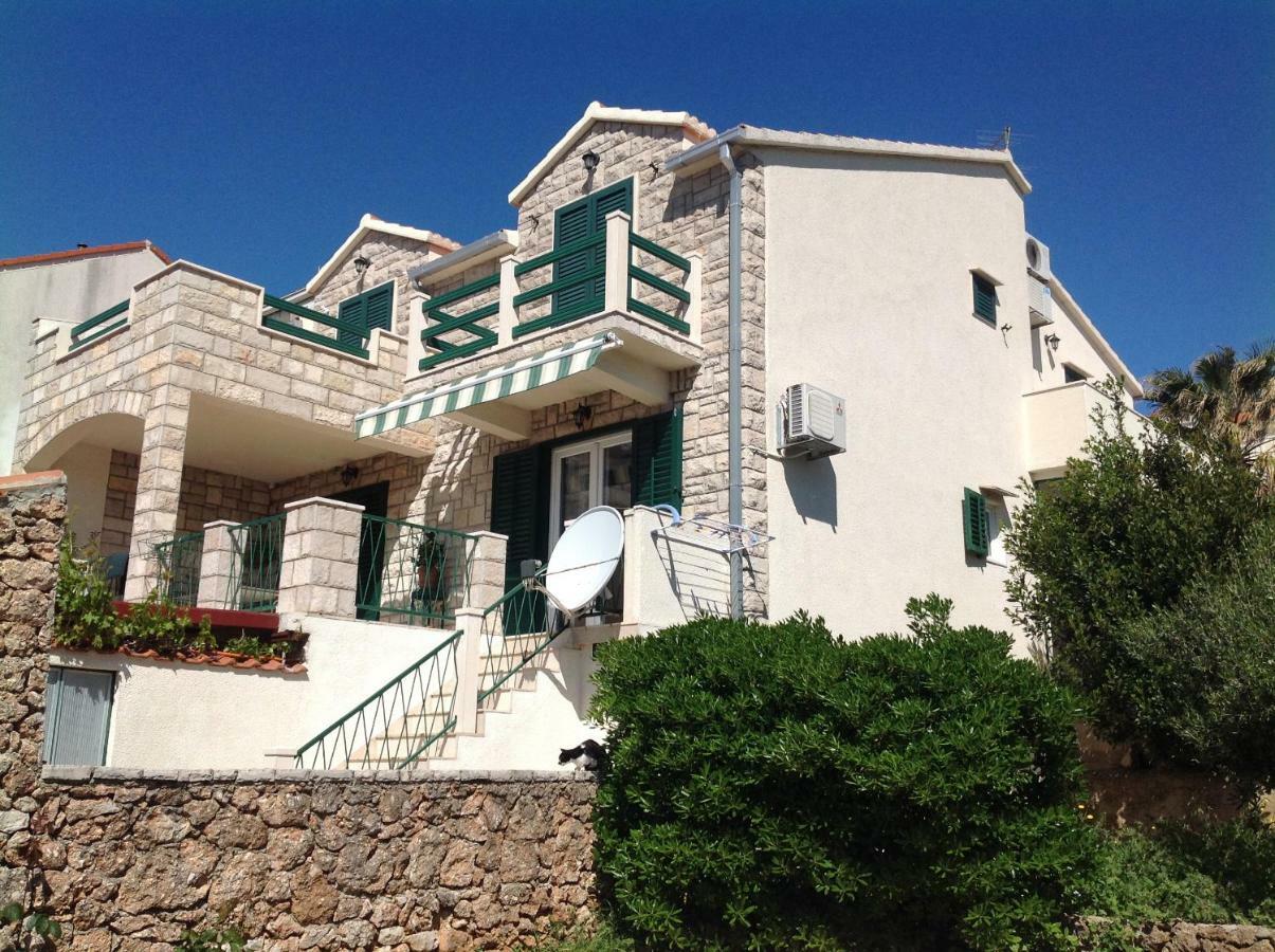 Apartmani Katarina Bol Ngoại thất bức ảnh